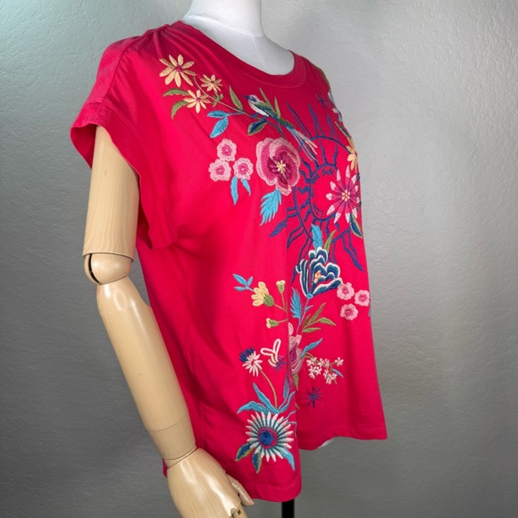 Johnny Was Arla Embroidered Floral Cotton Relaxed T-Shirt Top Size Medium EUC - Picture 6 of 14
